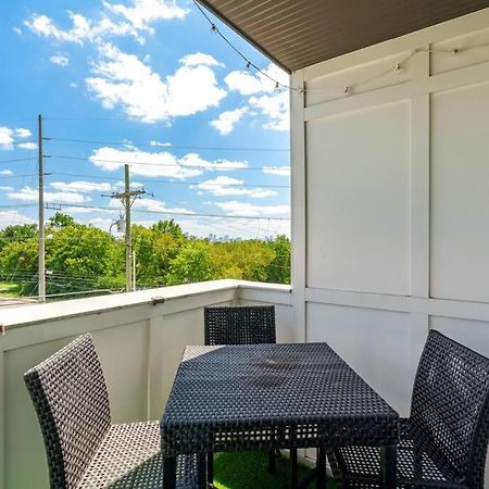 King Bed, Balcony, Covered Patio & Firepit! 8 Minutes From Broadway Νάσβιλ Εξωτερικό φωτογραφία