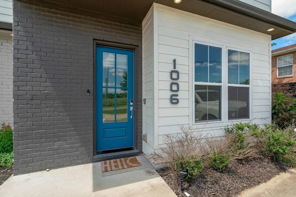 King Bed, Balcony, Covered Patio & Firepit! 8 Minutes From Broadway Νάσβιλ Εξωτερικό φωτογραφία